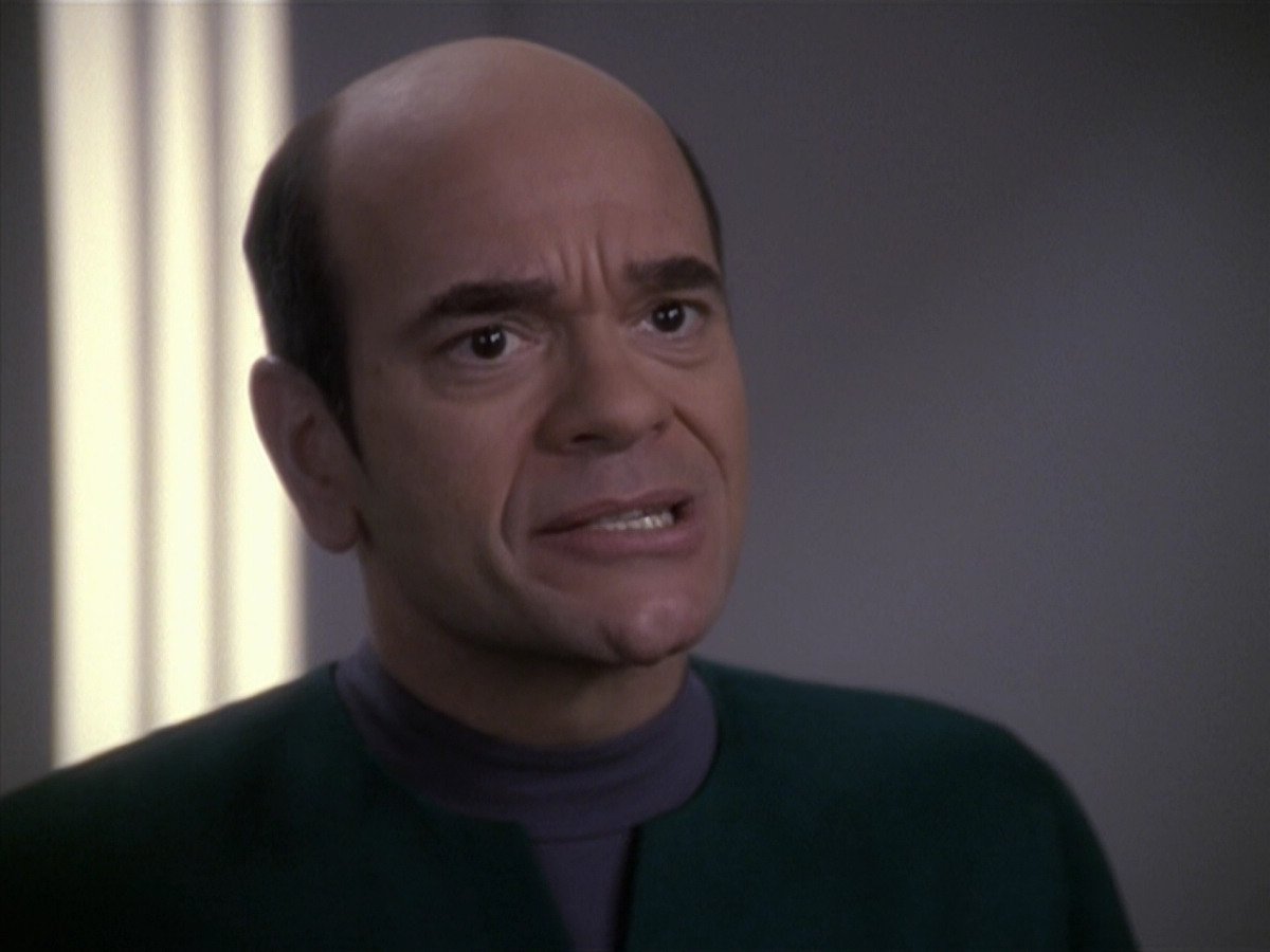extant_StarTrek_VOY_6x24-LifeLine_00771.jpg