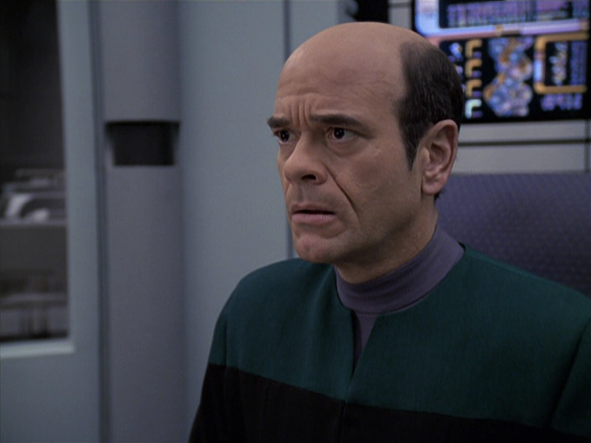 extant_StarTrek_VOY_6x24-LifeLine_00862.jpg