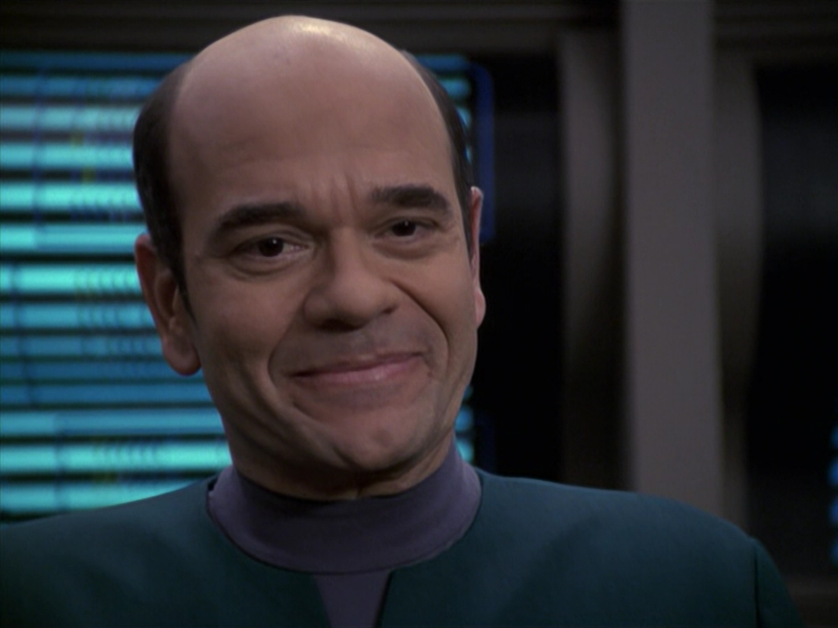 extant_StarTrek_VOY_6x24-LifeLine_01151.jpg