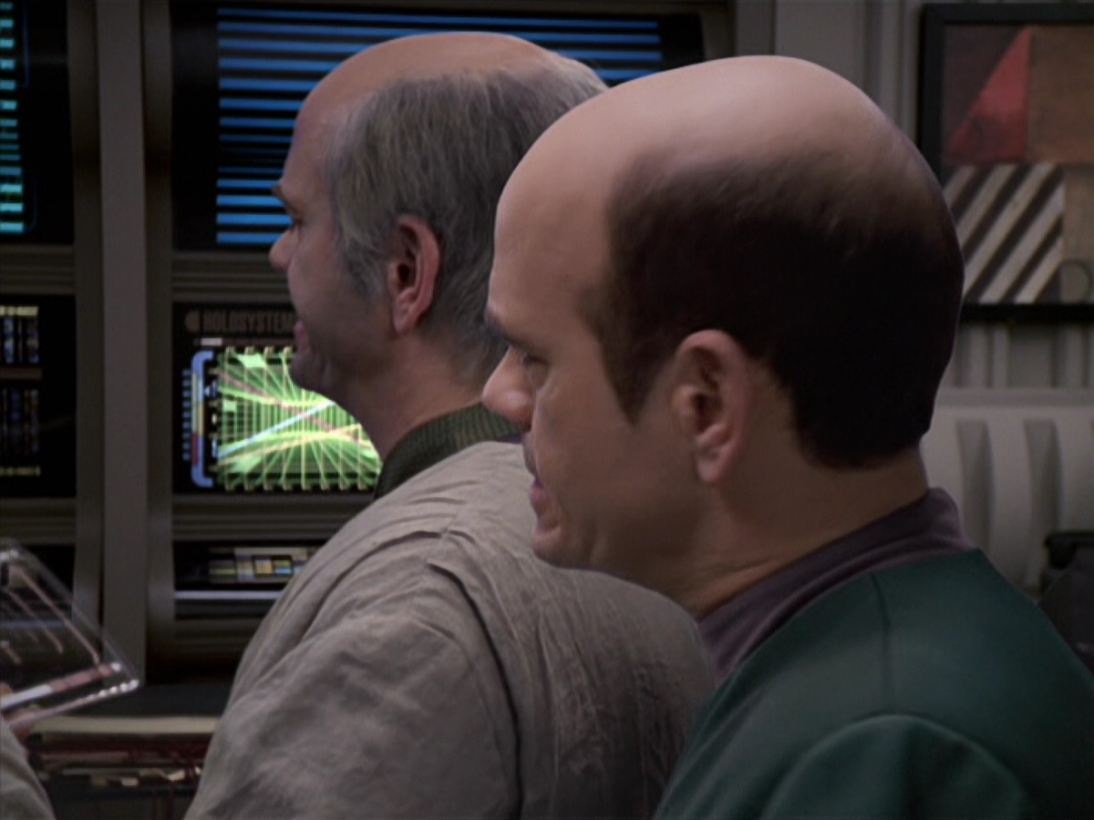 extant_StarTrek_VOY_6x24-LifeLine_01200.jpg