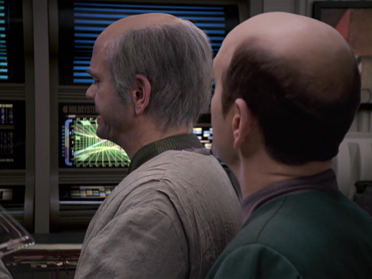 extant_StarTrek_VOY_6x24-LifeLine_01201.jpg