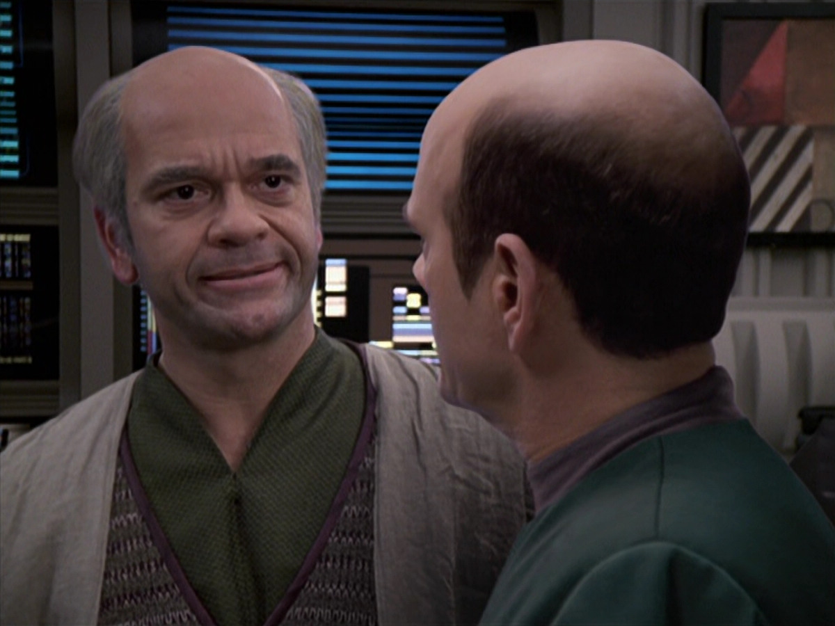 extant_StarTrek_VOY_6x24-LifeLine_01213.jpg