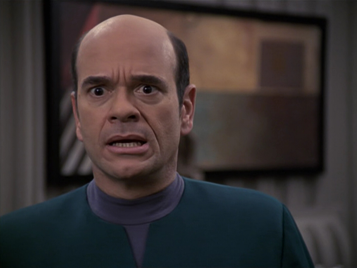 extant_StarTrek_VOY_6x24-LifeLine_01232.jpg