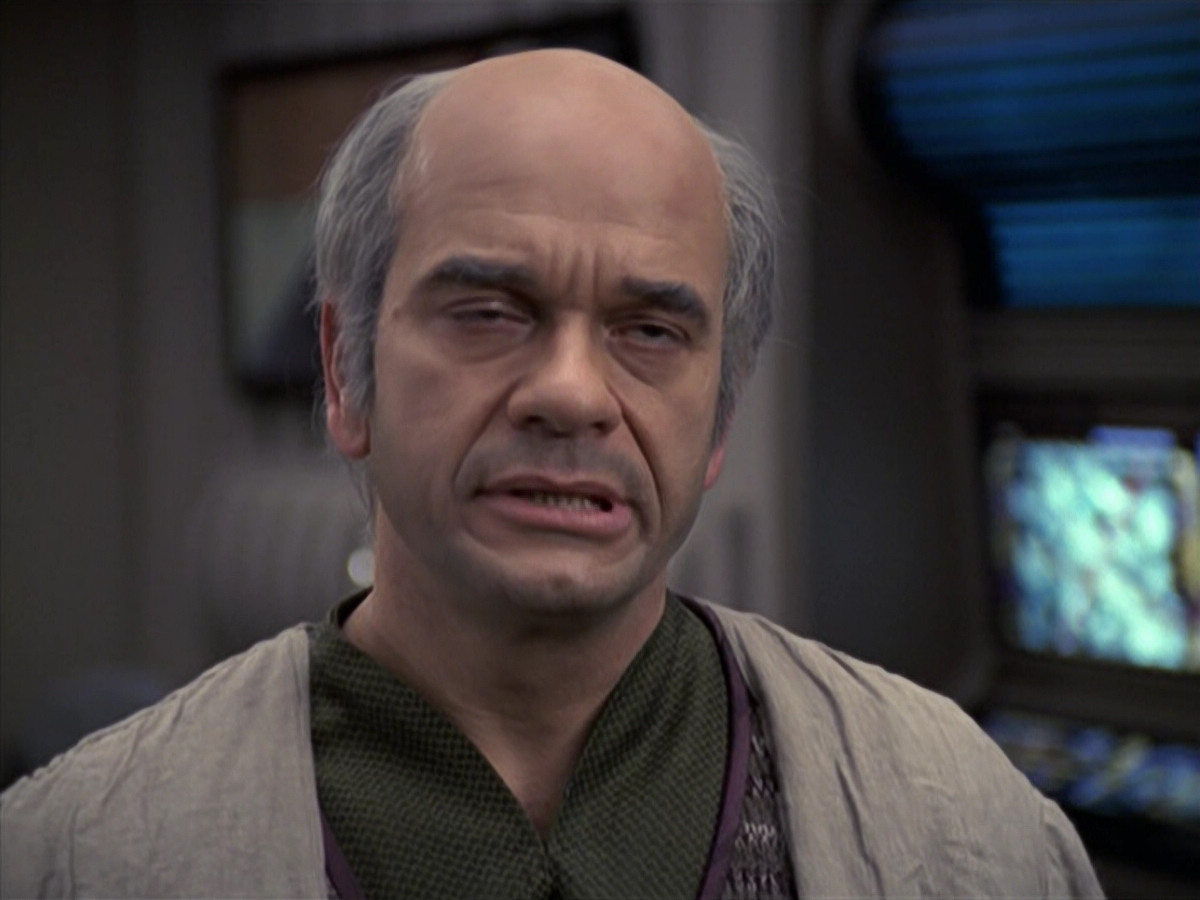 extant_StarTrek_VOY_6x24-LifeLine_01343.jpg