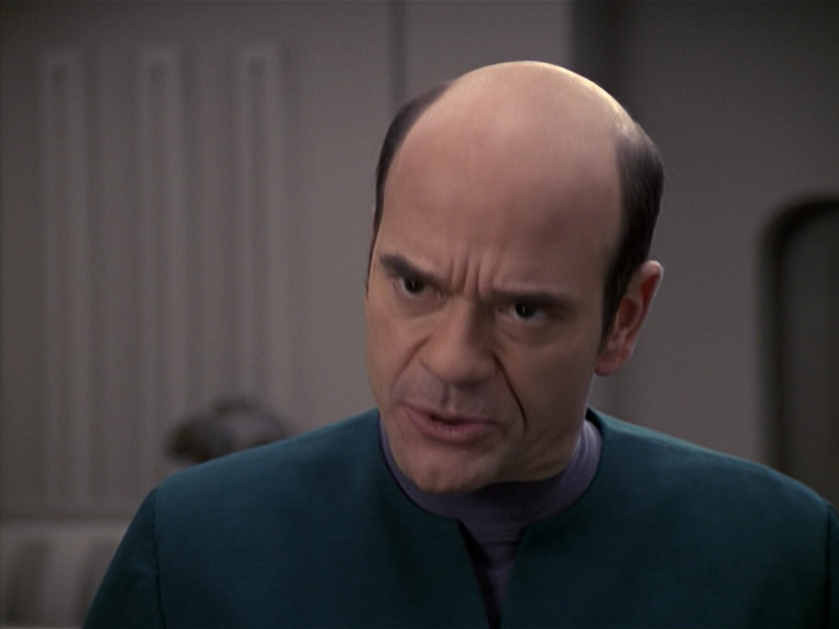 extant_StarTrek_VOY_6x24-LifeLine_01421.jpg