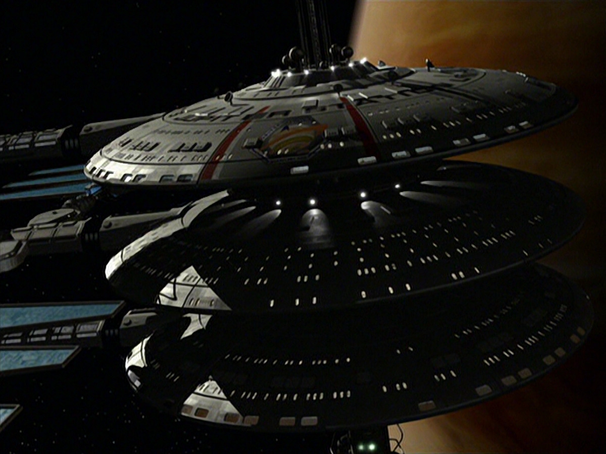extant_StarTrek_VOY_6x24-LifeLine_01469.jpg