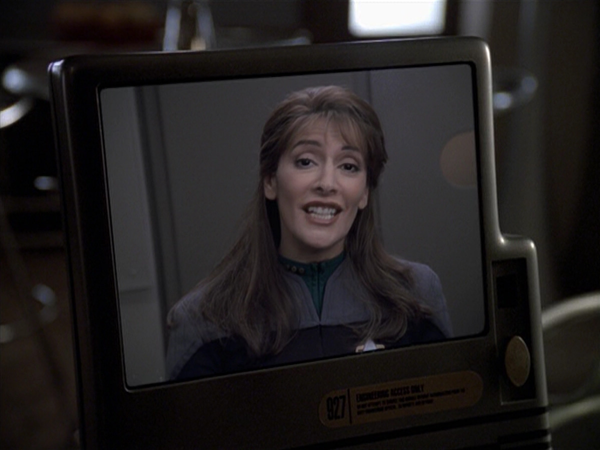 extant_StarTrek_VOY_6x24-LifeLine_01652.jpg