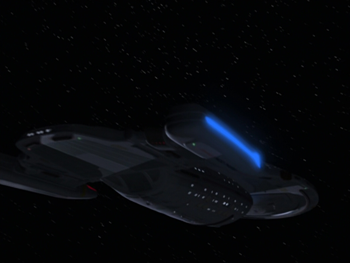 extant_StarTrek_VOY_6x24-LifeLine_01682.jpg