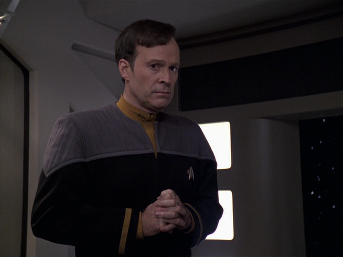 extant_StarTrek_VOY_6x24-LifeLine_02430.jpg