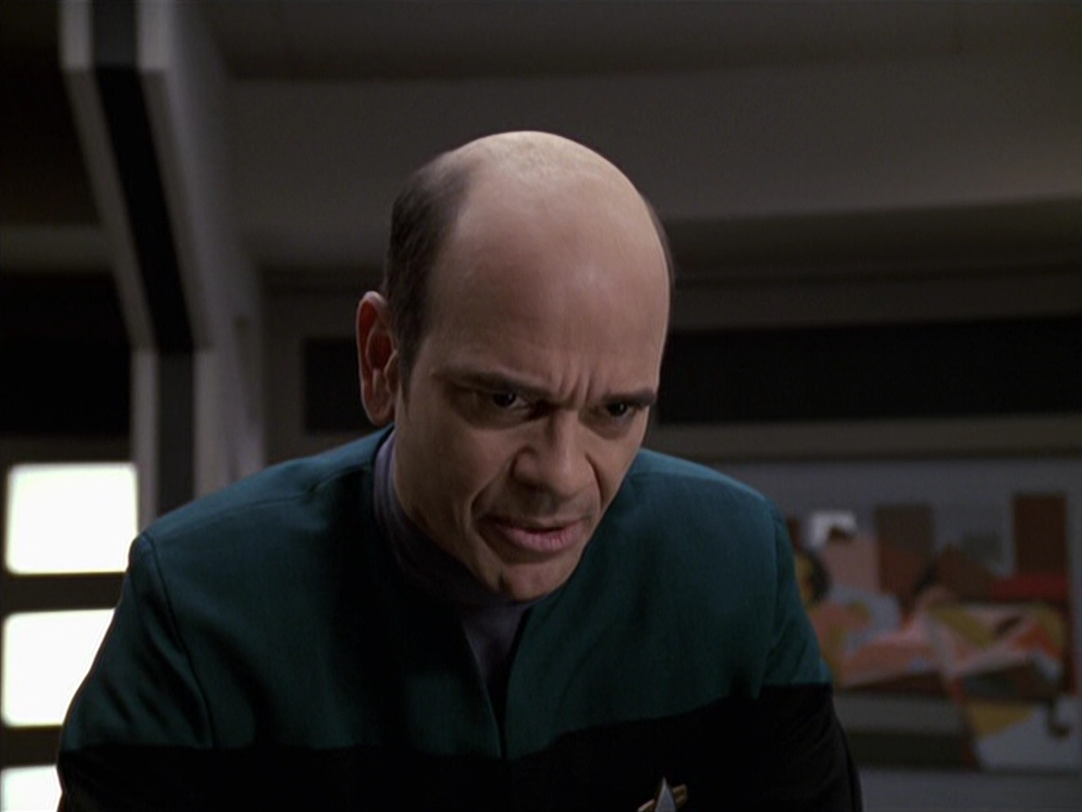 extant_StarTrek_VOY_6x24-LifeLine_02871.jpg