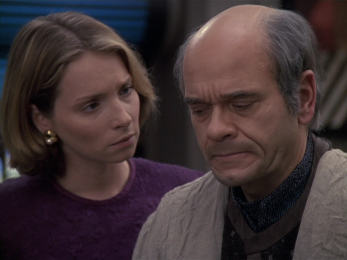 extant_StarTrek_VOY_6x24-LifeLine_03005.jpg