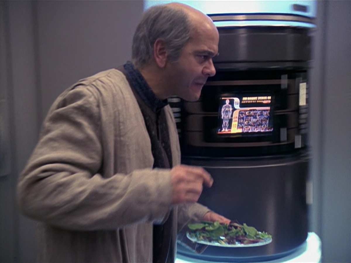 extant_StarTrek_VOY_6x24-LifeLine_03013.jpg