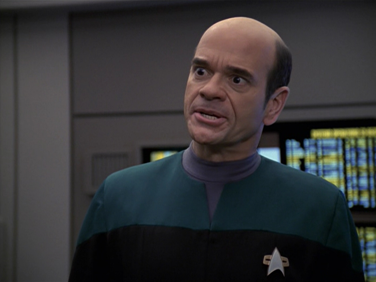 extant_StarTrek_VOY_6x24-LifeLine_03039.jpg