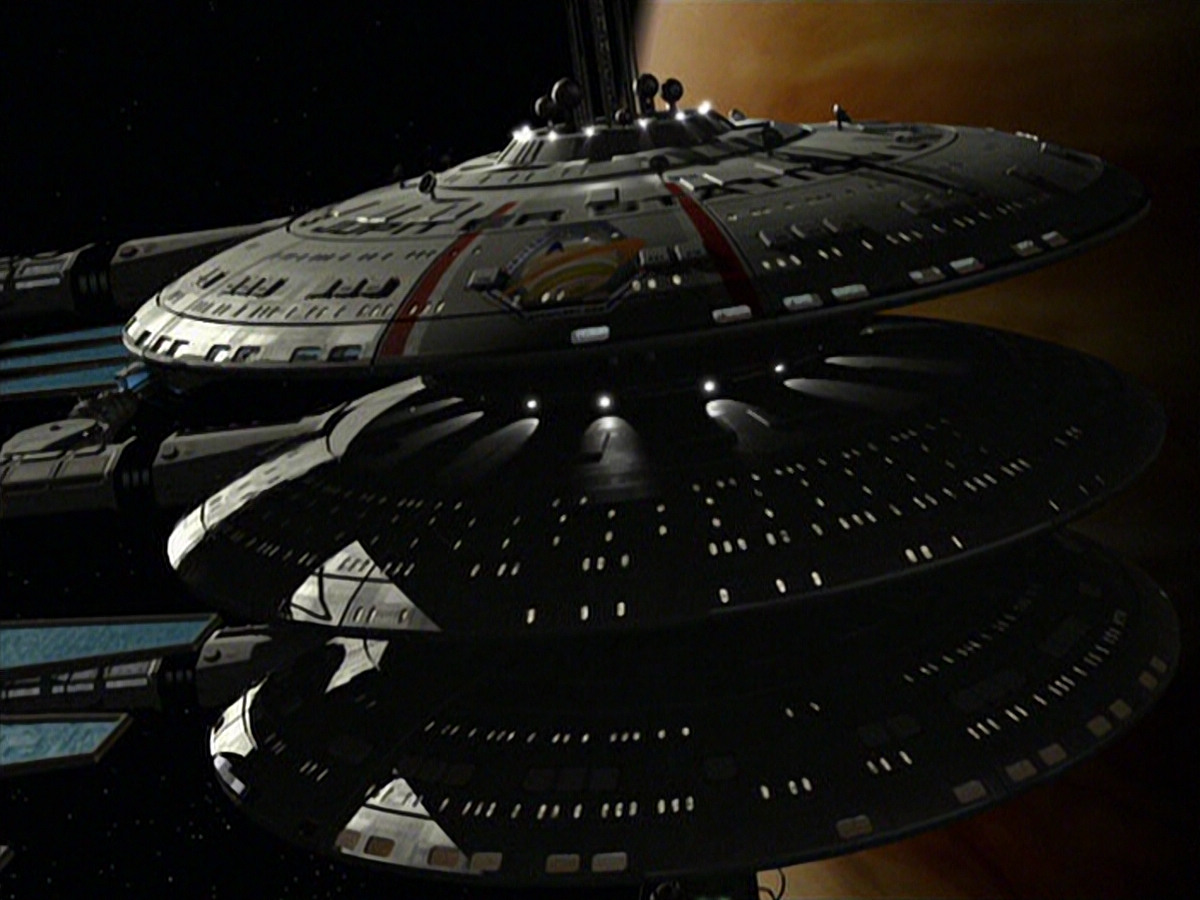 extant_StarTrek_VOY_6x24-LifeLine_03097.jpg
