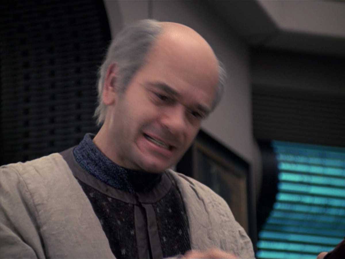 extant_StarTrek_VOY_6x24-LifeLine_03173.jpg