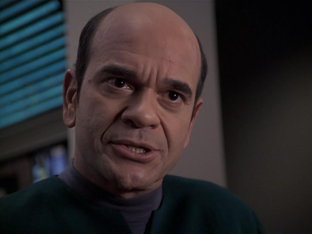 extant_StarTrek_VOY_6x24-LifeLine_03344.jpg