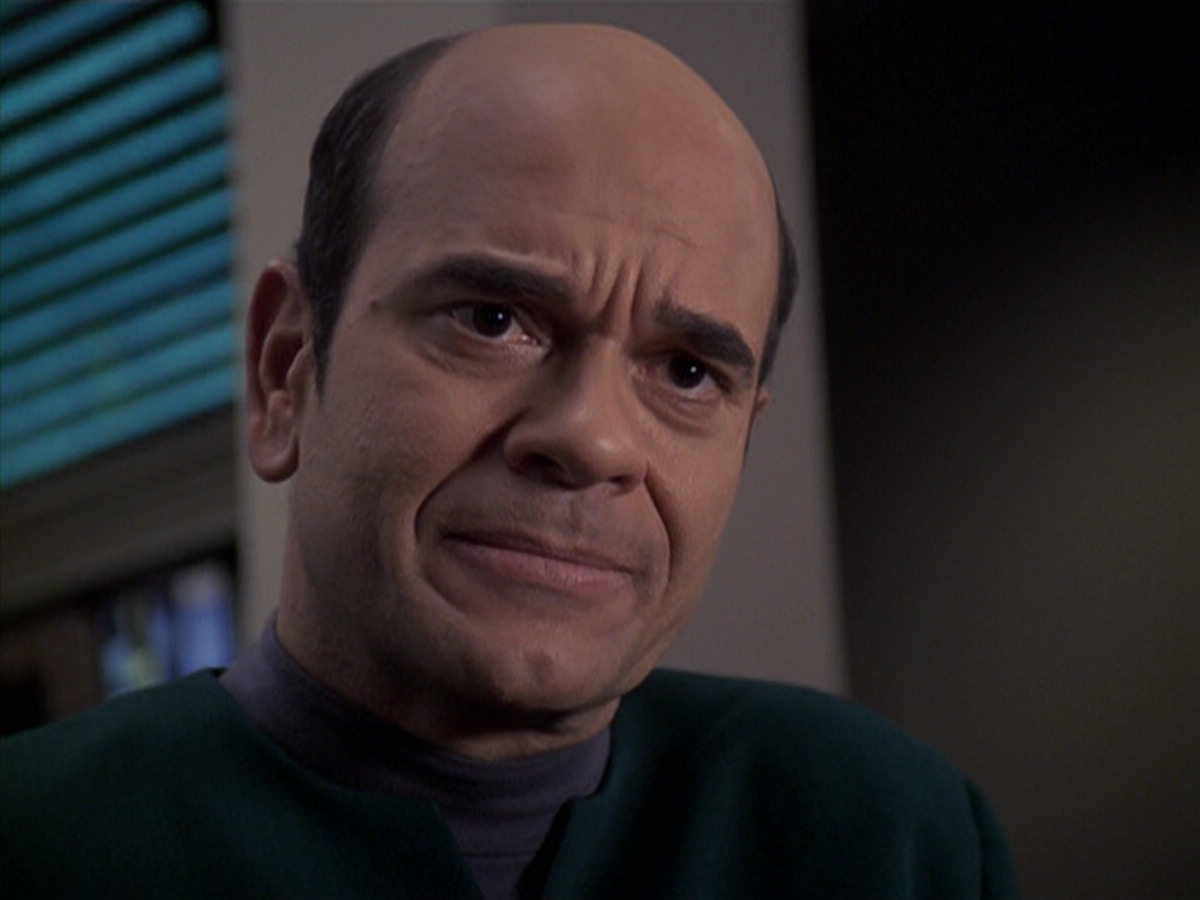 extant_StarTrek_VOY_6x24-LifeLine_03391.jpg