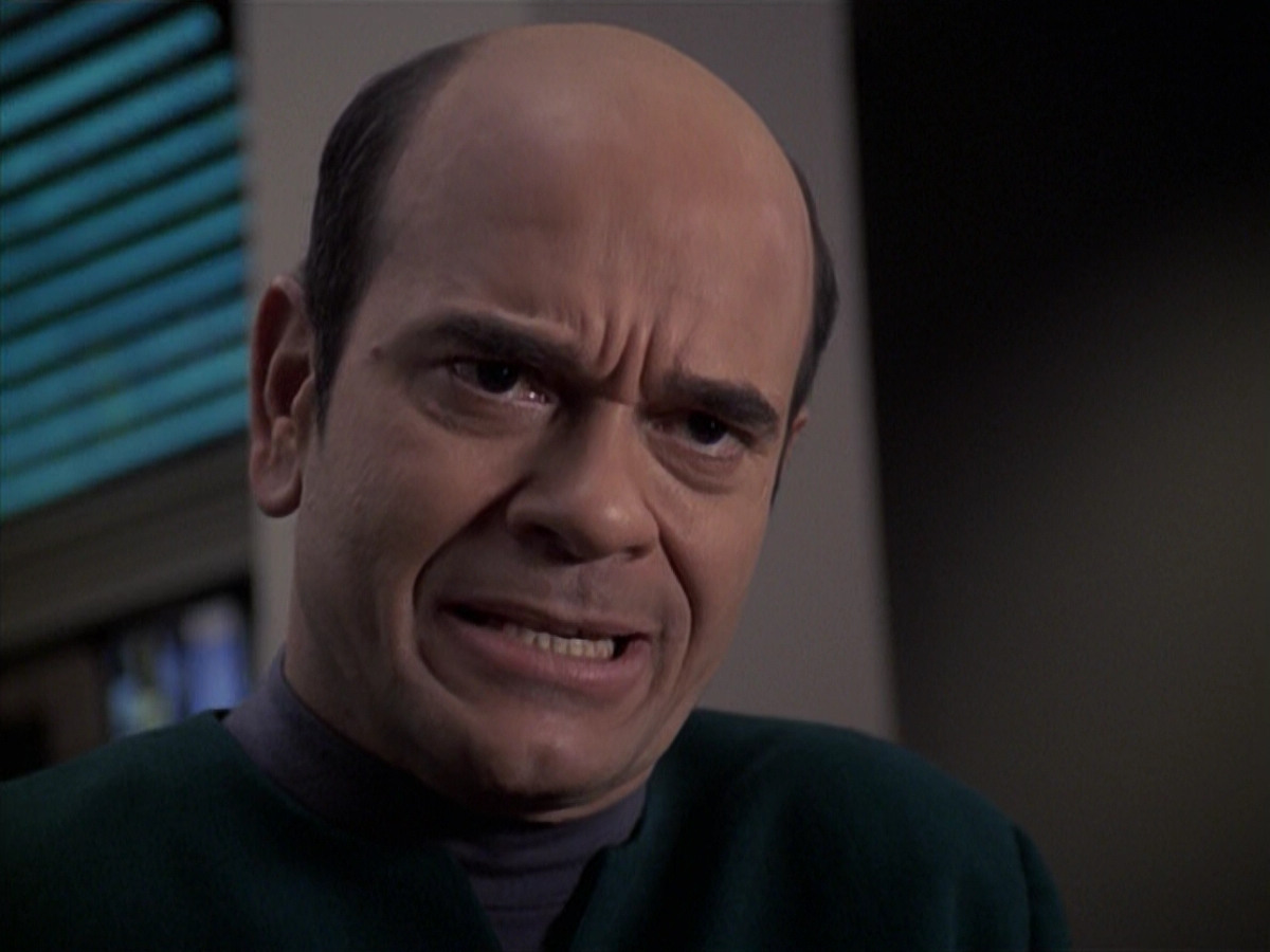 extant_StarTrek_VOY_6x24-LifeLine_03392.jpg
