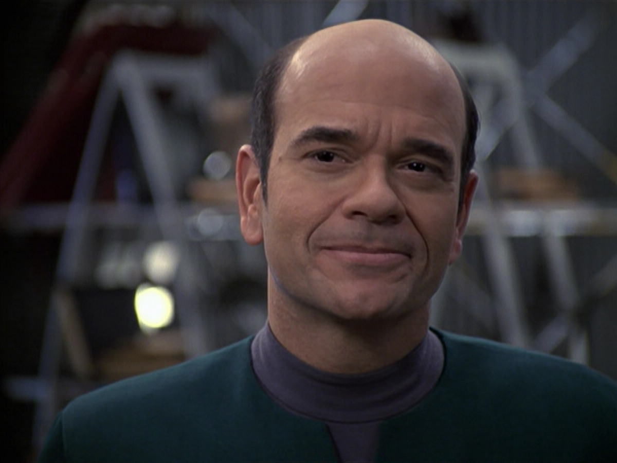 extant_StarTrek_VOY_6x24-LifeLine_03589.jpg