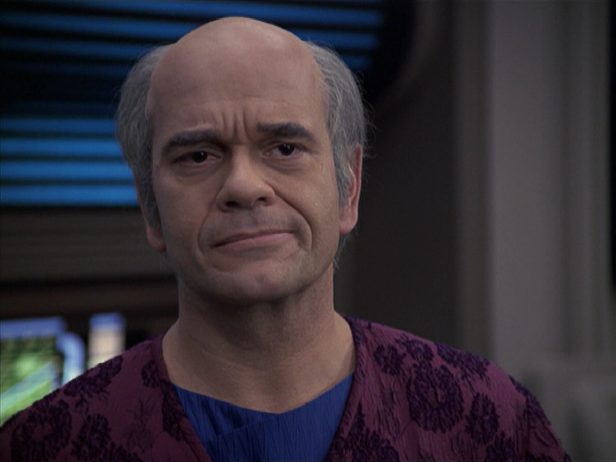 extant_StarTrek_VOY_6x24-LifeLine_03591.jpg