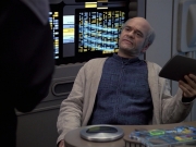 extant_StarTrek_VOY_6x24-LifeLine_00053.jpg