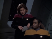 Filename=extant_StarTrek_VOY_6x24-LifeLine_00441.jpg
Filesize=136KiB
Dimensions=1200x900
Date added=Jan 03, 2020 extant_StarTrek_VOY_6x24-LifeLine_00441.jpg