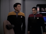 Filename=extant_StarTrek_VOY_6x24-LifeLine_00460.jpg
Filesize=126KiB
Dimensions=1200x900
Date added=Jan 03, 2020 extant_StarTrek_VOY_6x24-LifeLine_00460.jpg
