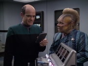 Filename=extant_StarTrek_VOY_6x24-LifeLine_00480.jpg
Filesize=175KiB
Dimensions=1200x900
Date added=Jan 03, 2020 extant_StarTrek_VOY_6x24-LifeLine_00480.jpg