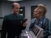 Filename=extant_StarTrek_VOY_6x24-LifeLine_00488.jpg
Filesize=178KiB
Dimensions=1200x900
Date added=Jan 03, 2020 extant_StarTrek_VOY_6x24-LifeLine_00488.jpg