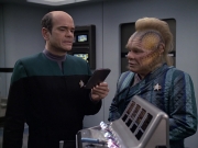 Filename=extant_StarTrek_VOY_6x24-LifeLine_00496.jpg
Filesize=177KiB
Dimensions=1200x900
Date added=Jan 03, 2020 extant_StarTrek_VOY_6x24-LifeLine_00496.jpg