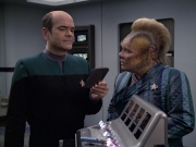 Filename=extant_StarTrek_VOY_6x24-LifeLine_00497.jpg
Filesize=175KiB
Dimensions=1200x900
Date added=Jan 03, 2020 extant_StarTrek_VOY_6x24-LifeLine_00497.jpg