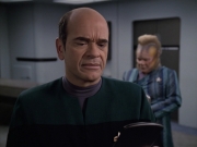 extant_StarTrek_VOY_6x24-LifeLine_00517.jpg