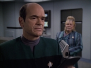 extant_StarTrek_VOY_6x24-LifeLine_00524.jpg