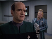 extant_StarTrek_VOY_6x24-LifeLine_00525.jpg