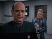 extant_StarTrek_VOY_6x24-LifeLine_00531.jpg