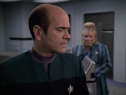 extant_StarTrek_VOY_6x24-LifeLine_00533.jpg