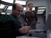 Filename=extant_StarTrek_VOY_6x24-LifeLine_00560.jpg
Filesize=166KiB
Dimensions=1200x900
Date added=Jan 03, 2020 extant_StarTrek_VOY_6x24-LifeLine_00560.jpg