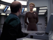 extant_StarTrek_VOY_6x24-LifeLine_00568.jpg