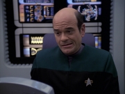 extant_StarTrek_VOY_6x24-LifeLine_00589.jpg