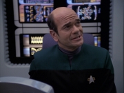 extant_StarTrek_VOY_6x24-LifeLine_00594.jpg