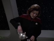 Filename=extant_StarTrek_VOY_6x24-LifeLine_00679.jpg
Filesize=142KiB
Dimensions=1200x900
Date added=Jan 03, 2020 extant_StarTrek_VOY_6x24-LifeLine_00679.jpg
