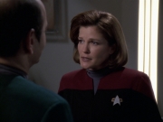 Filename=extant_StarTrek_VOY_6x24-LifeLine_00826.jpg
Filesize=138KiB
Dimensions=1200x900
Date added=Jan 03, 2020 extant_StarTrek_VOY_6x24-LifeLine_00826.jpg