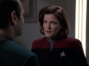 Filename=extant_StarTrek_VOY_6x24-LifeLine_00833.jpg
Filesize=144KiB
Dimensions=1200x900
Date added=Jan 03, 2020 extant_StarTrek_VOY_6x24-LifeLine_00833.jpg