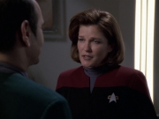 Filename=extant_StarTrek_VOY_6x24-LifeLine_00835.jpg
Filesize=140KiB
Dimensions=1200x900
Date added=Jan 03, 2020 extant_StarTrek_VOY_6x24-LifeLine_00835.jpg
