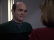 Filename=extant_StarTrek_VOY_6x24-LifeLine_00837.jpg
Filesize=132KiB
Dimensions=1200x900
Date added=Jan 03, 2020 extant_StarTrek_VOY_6x24-LifeLine_00837.jpg