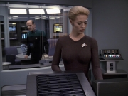 extant_StarTrek_VOY_6x24-LifeLine_00868.jpg