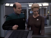 Filename=extant_StarTrek_VOY_6x24-LifeLine_00881.jpg
Filesize=176KiB
Dimensions=1200x900
Date added=Jan 03, 2020 extant_StarTrek_VOY_6x24-LifeLine_00881.jpg