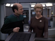 extant_StarTrek_VOY_6x24-LifeLine_00882.jpg