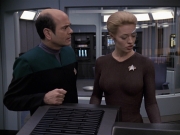 extant_StarTrek_VOY_6x24-LifeLine_00887.jpg