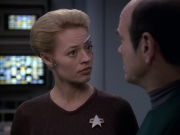 extant_StarTrek_VOY_6x24-LifeLine_00899.jpg
